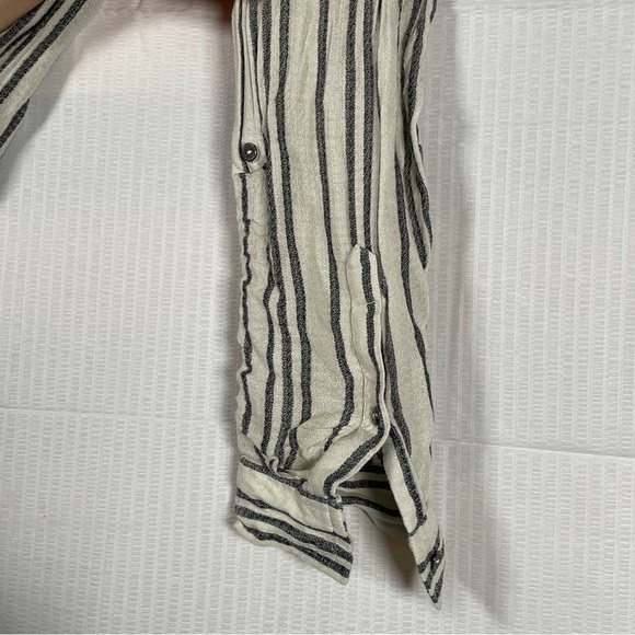 Lucky Brand Women’s M Grey Off White Striped Blouse Roll Tab Sleeve - Picture 3 of 9